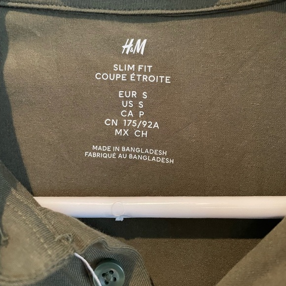 BNWOT Men’s polo - Picture 2 of 3